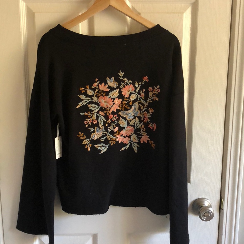 Flower 💐 🦋graphic sweatshirt
